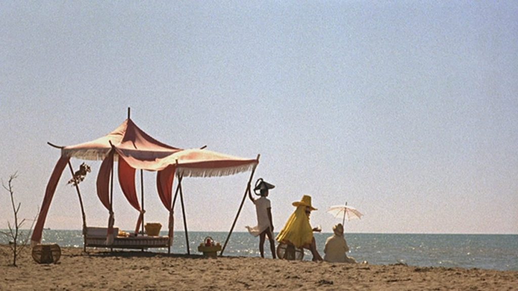Image from the movie "Juliet of the Spirits"
