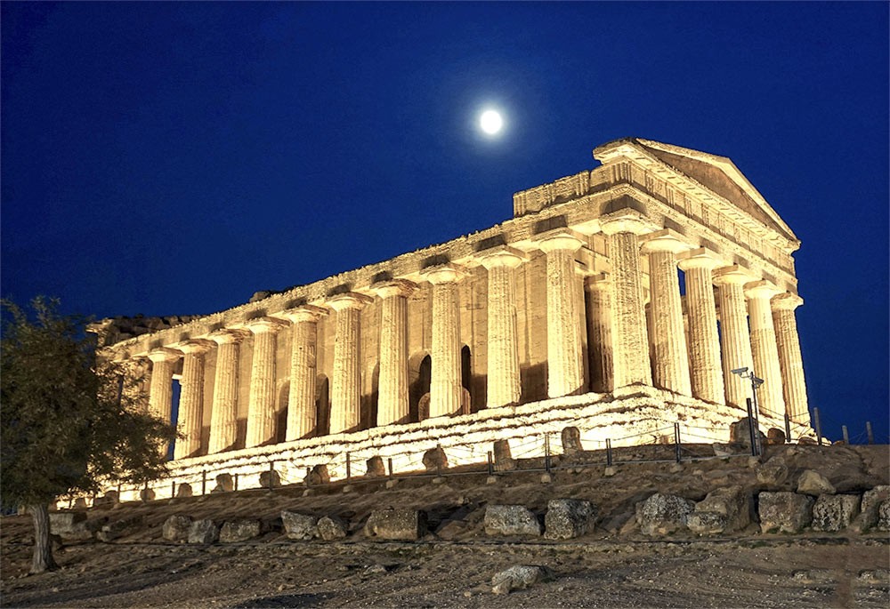 The Valley of the Temples in Sicily, Facts, History & Pictures