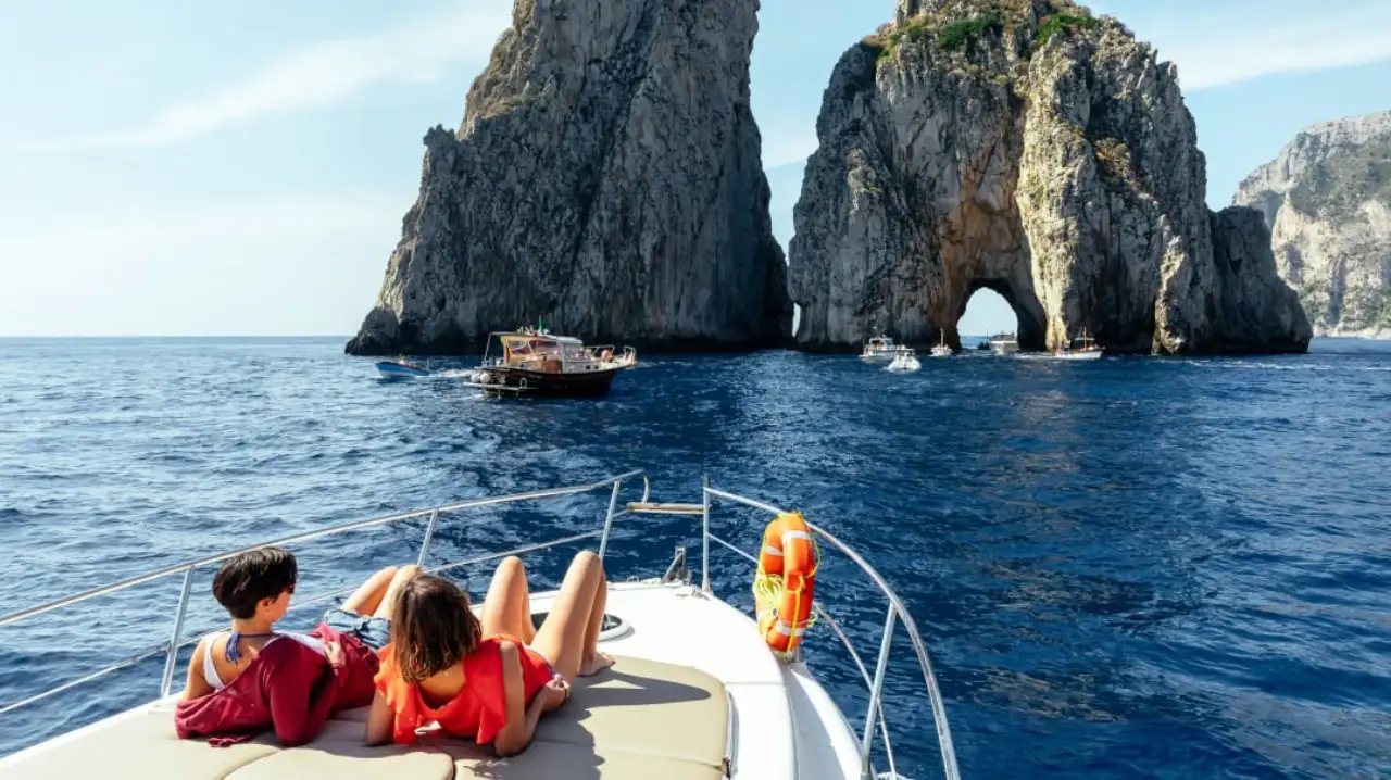 Affordable boat holidays on the Italian coast